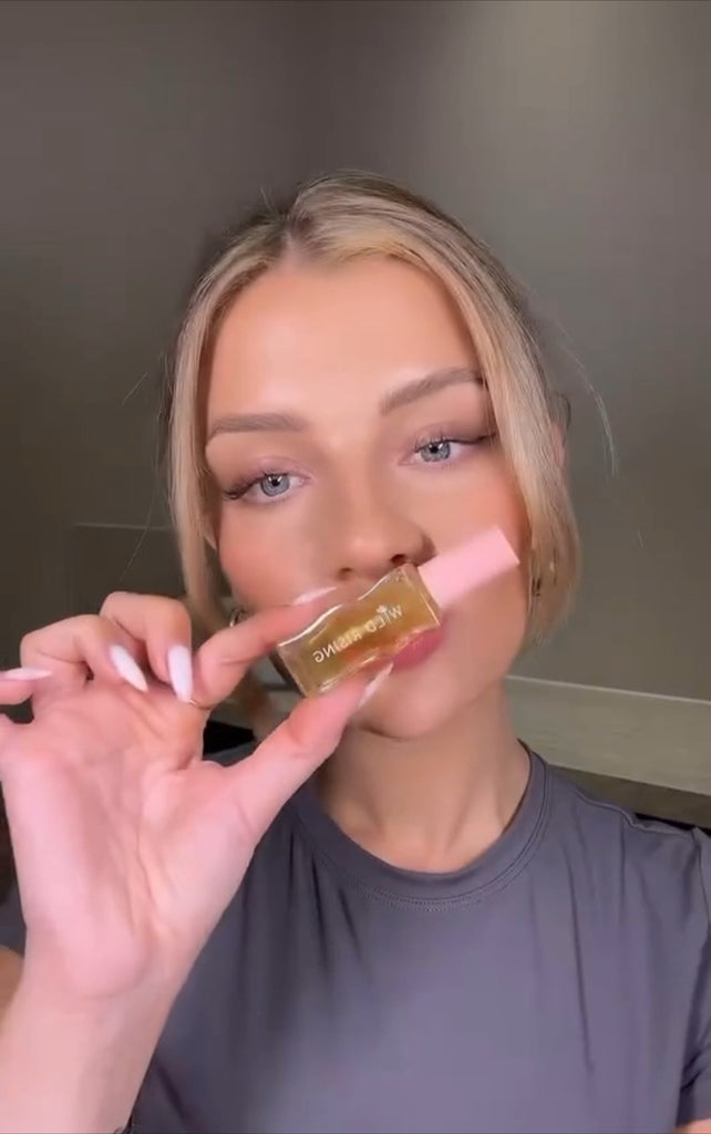 Jess using Ultra Shine Lip Oil