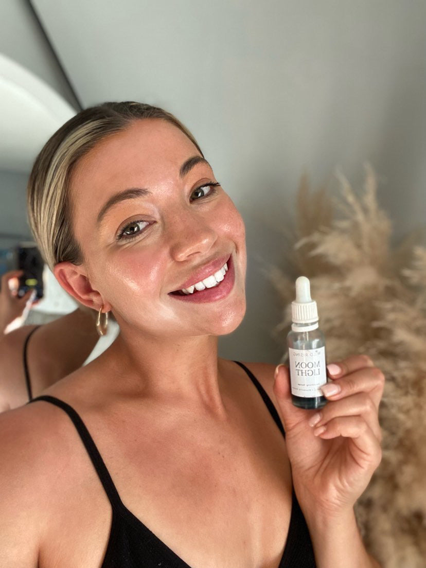 catherine holding a moonlight smoothing serum